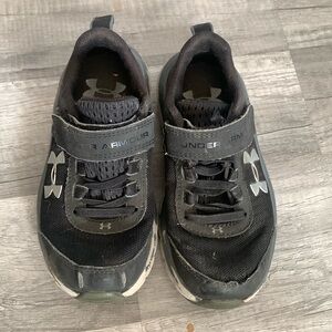 Boys Under Armor Velcro slip on sneakers